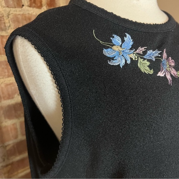 Vintage Floral Embroidered Black Sleeveless Top/Tank -SizeXL -TP23 - Picture 5 of 8